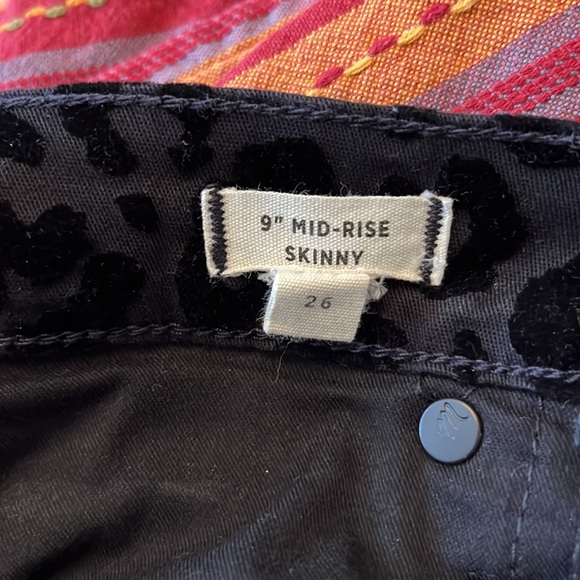 Madewell Flocked Leopard Velvet 9" Mid-Rise Skinny Jeans - Picture 8 of 10